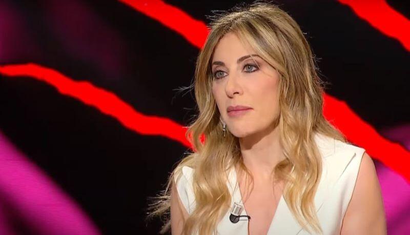 Francesca Fagnani sul set di Belve