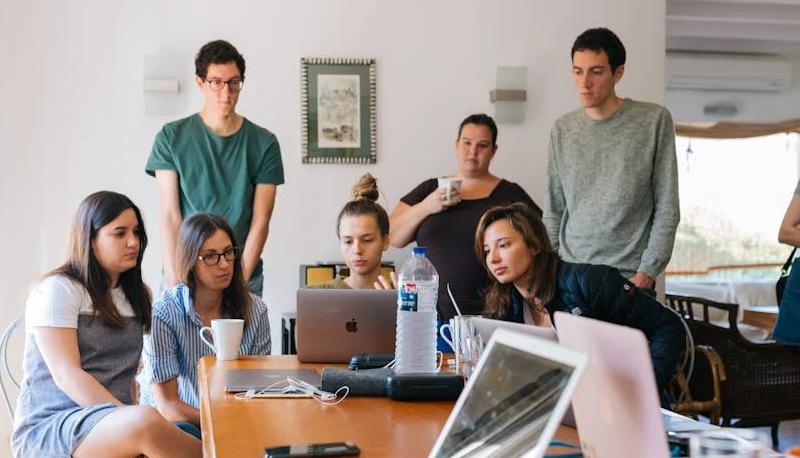 Addio laurea, molto meglio un titolo tecnico professionale: la svolta della GenZ articolo
