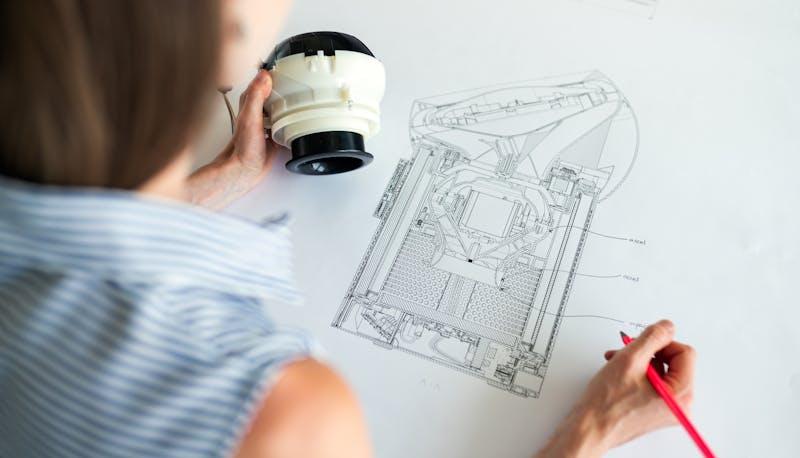 Studentessa di Architettura disegna un progetto