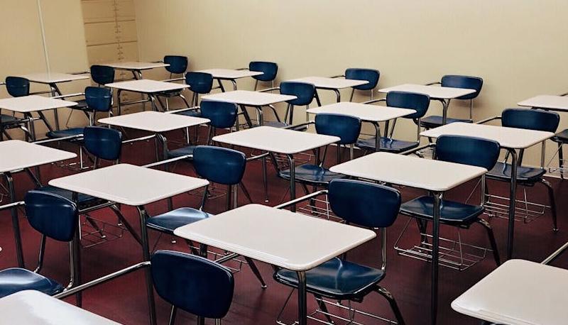Tosse compulsiva degli studenti, evacuata classe durante prove INVALSI articolo