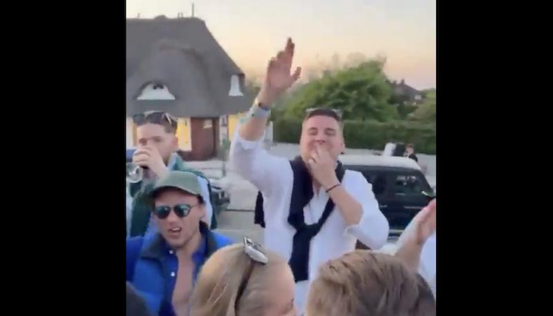 l'amour toujours gigi d'agostino diventata inno estrema destra