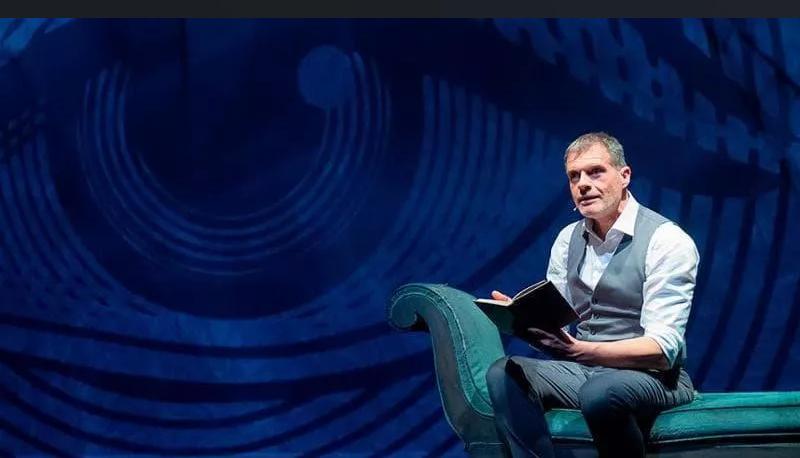 Chi è stefano massini cosa è successo salone libro torino
