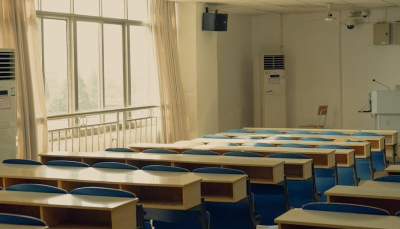 Aula vuota dopo gli scrutini