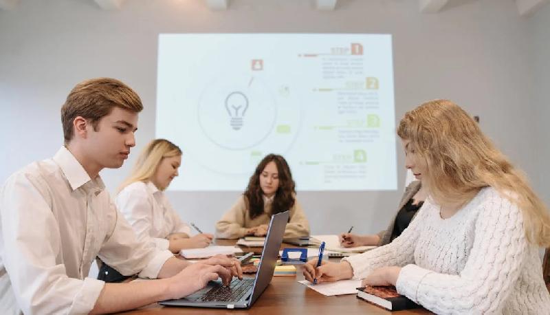 Lavoro, quali sono le lauree più prolifiche? Il Rapporto Almalaurea 2024