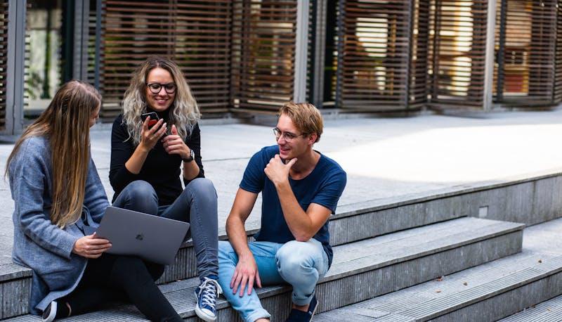 Studenti che si preparano al test di Medicina 2024 grazie alla banca dati