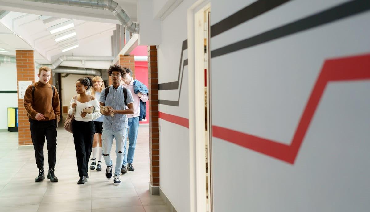 Studenti dell'Emilia Romagna durante il primo giorno di scuola