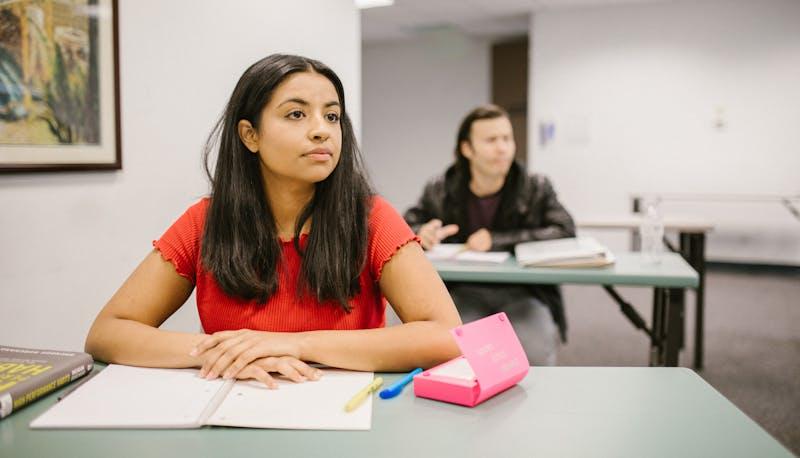 studenti affrontano la seconda prova di maturità