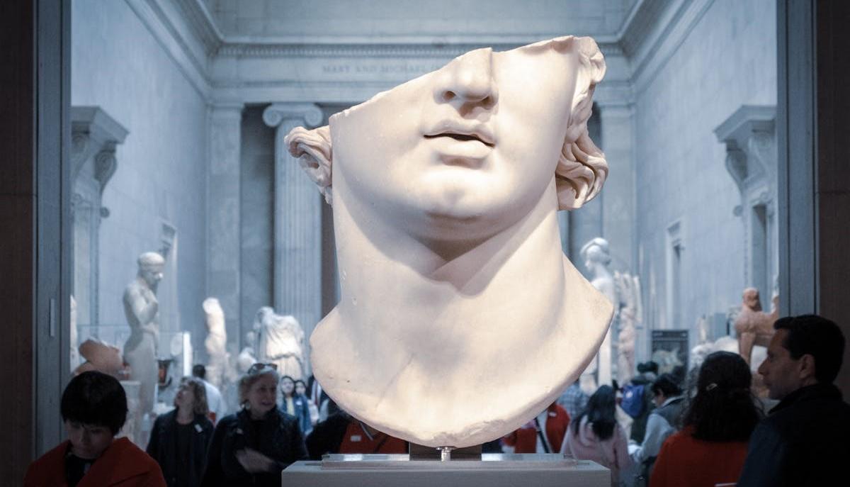 Statua greca, a simbolo della seconda prova di Greco su Platone