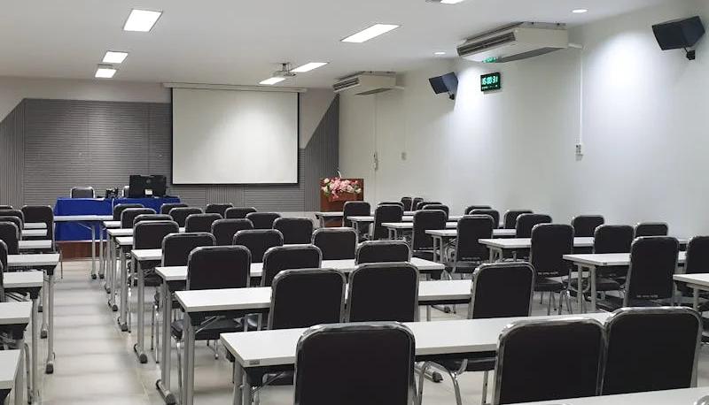 Puniti gli studenti della lista delle conquiste: volontariato e 6 in condotta