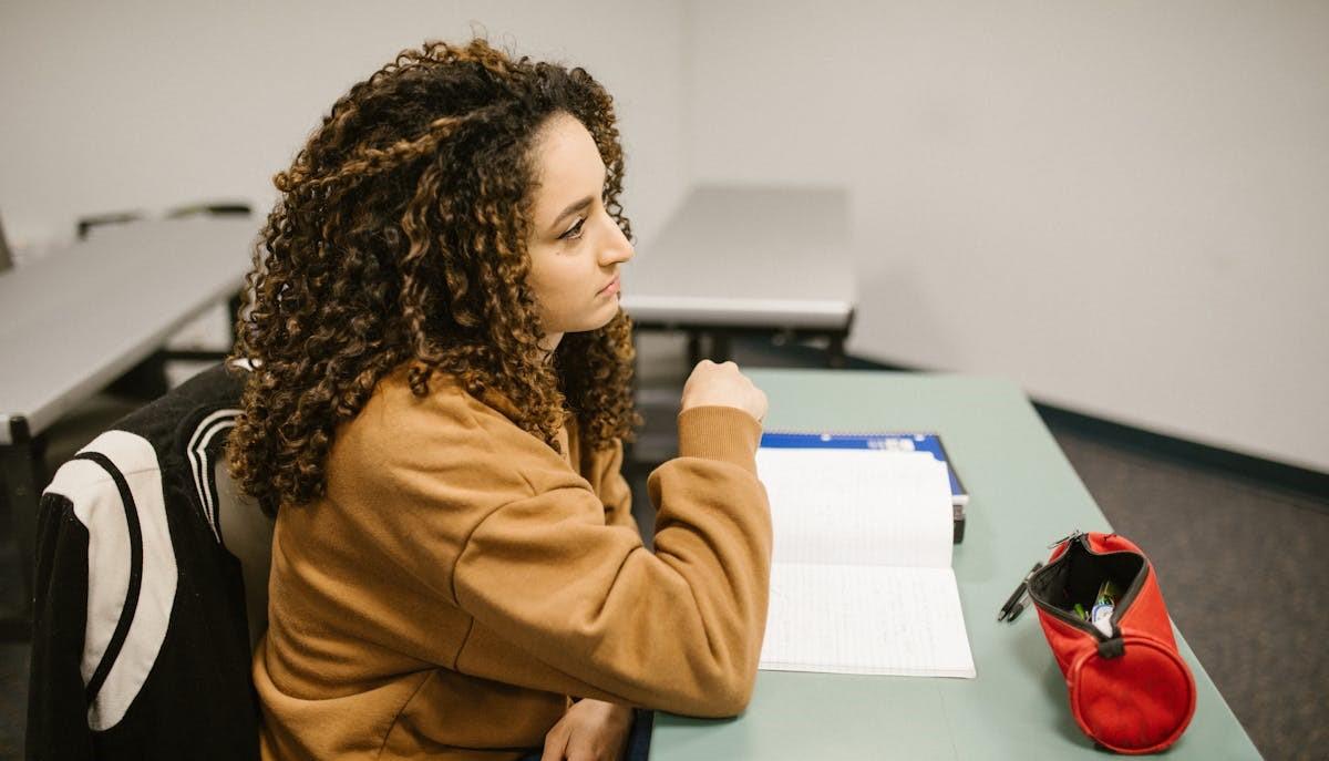 Studentessa alla seconda prova di Maturità 2024