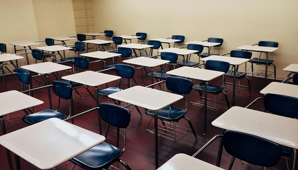 studenti sostengono esame al posto dello studente morto