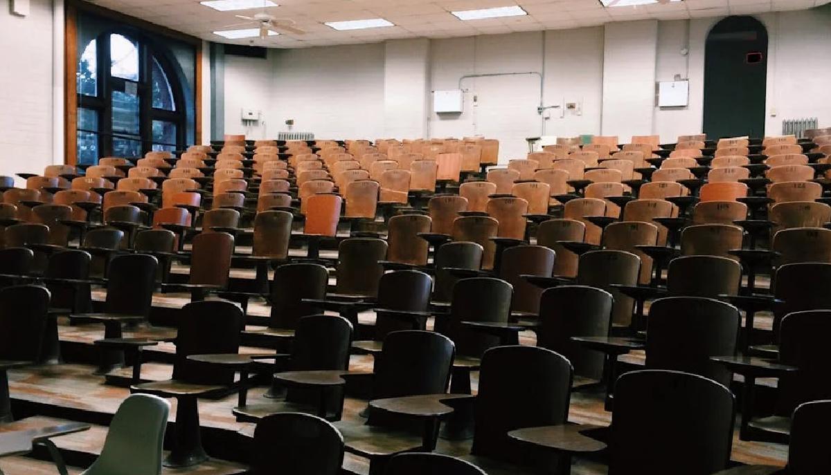 Test Medicina, Bernini scrive a Napoli e Palermo per chiarimenti dopo il boom di 90