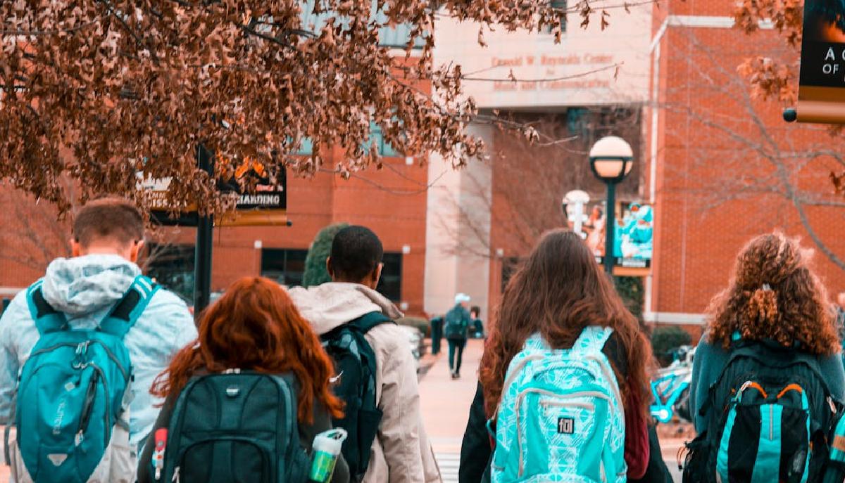 Cambiare facoltà: da biologia a lettere, da medicina a ingegneria. Le scelte radicali degli universitari