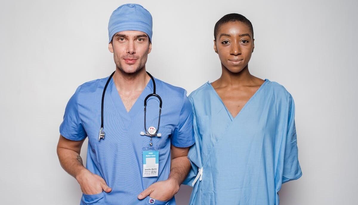 Medicini che si allenano sulla banca dati di Medicina