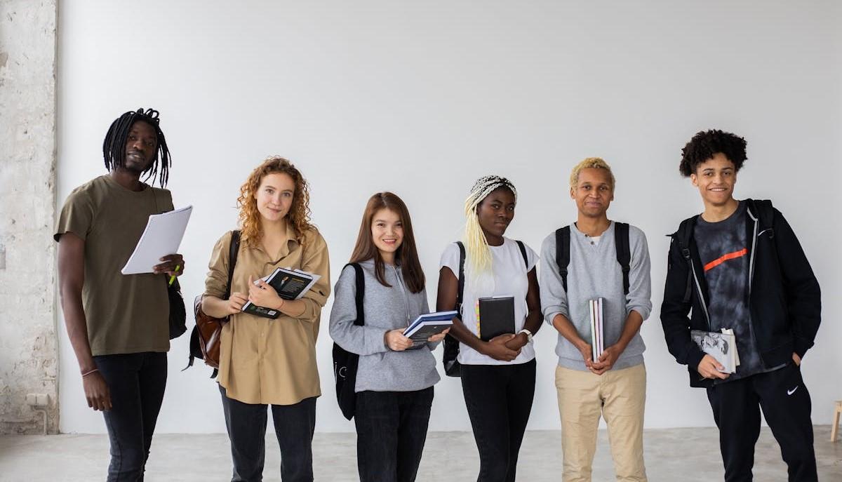 studenti felici perché hanno evitato gli errori nella scelta dell'università