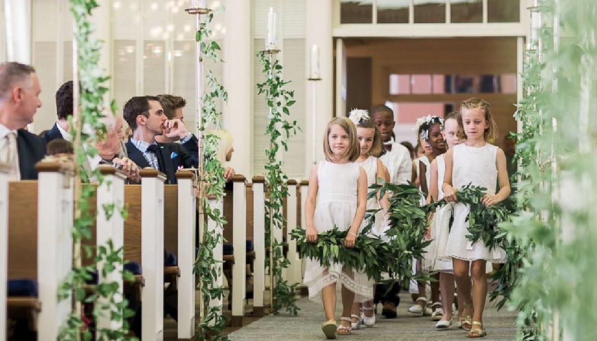 Maestra invita gli alunni al proprio matrimonio: “Siete la mia seconda famiglia" articolo