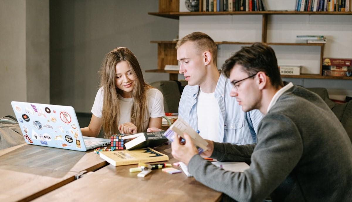 Studenti si preparano al test di Medicina 2024 del 30 luglio