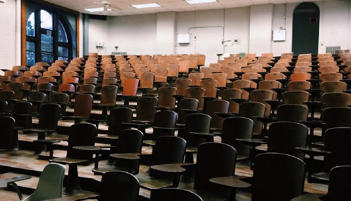 Test d'ingresso, 110 prof di liceo al Ministero: "Rivedere le modalità, esame di Maturità ridotto a una macchietta"