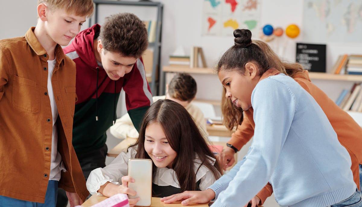 Ius Scholae, il mondo della scuola è a favore della riforma: tra studenti, docenti e genitori il 60% la approverebbe a occhi chiusi