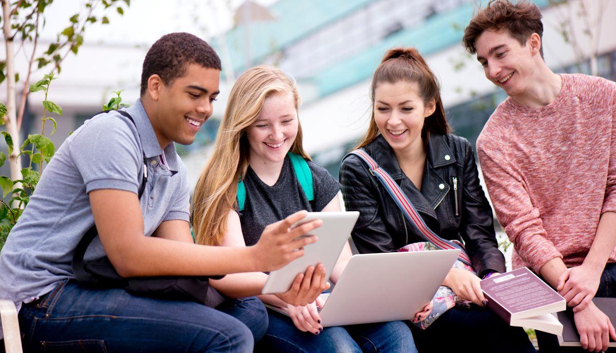 Come farsi amici il primo giorno di scuola? articolo