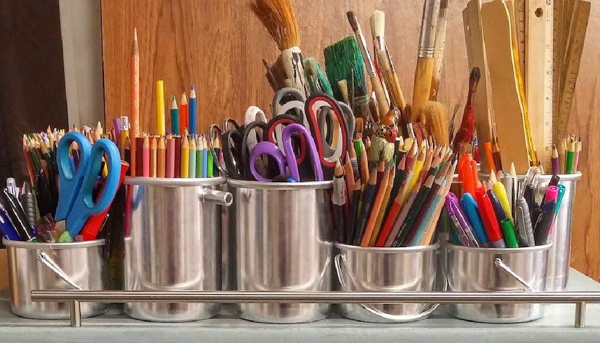 Caro-scuola, l'Italia è il paese tra i 5 grandi d'Europa dove libri e accessori costano di più