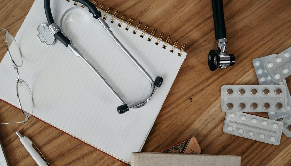 Quaderno, stetoscopio e pasticche: come funziona graduatoria Medicina 2024