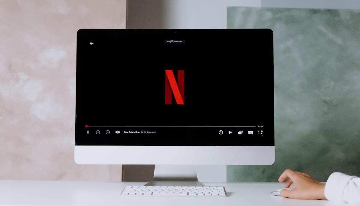 Abbonamento a Netflix aumenta ancora, ecco le nuove tariffe