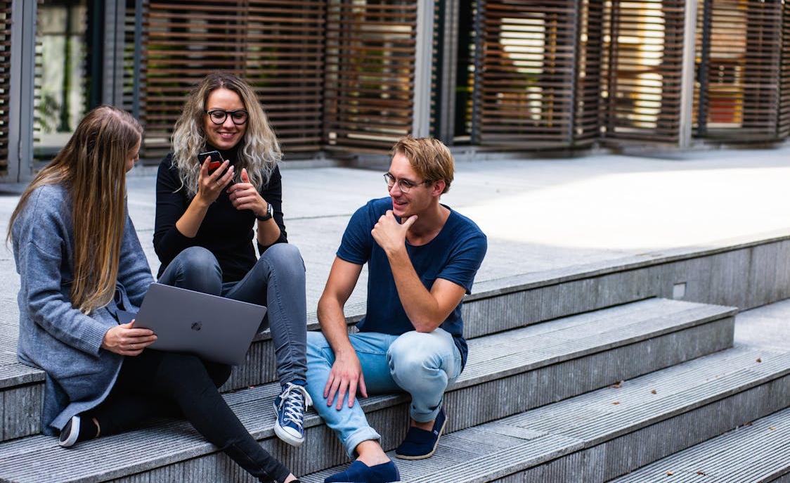 Università, quasi 2 studenti su 5 esonerati dalle tasse d’iscrizione. Ma per gli altri è "stangata": circa 1.500 euro l’importo medio