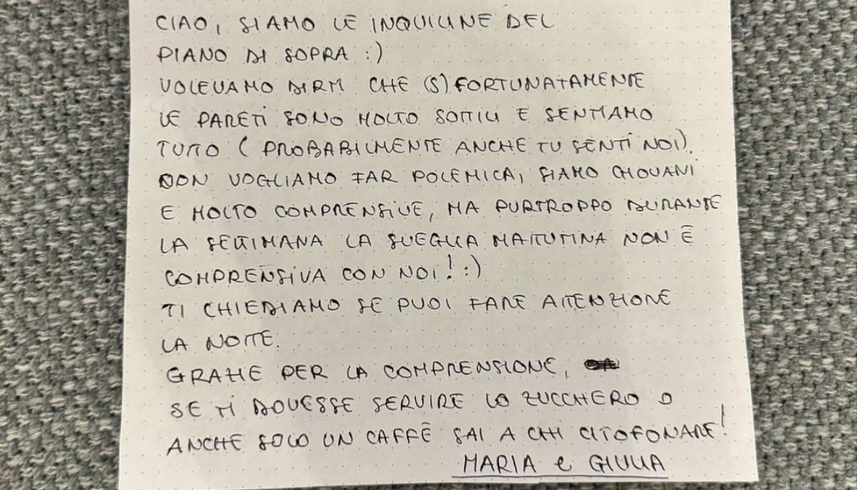 Alfa, le vicine di casa gli lasciano un messaggio: "Le pareti sono sottili e si sente tutto"