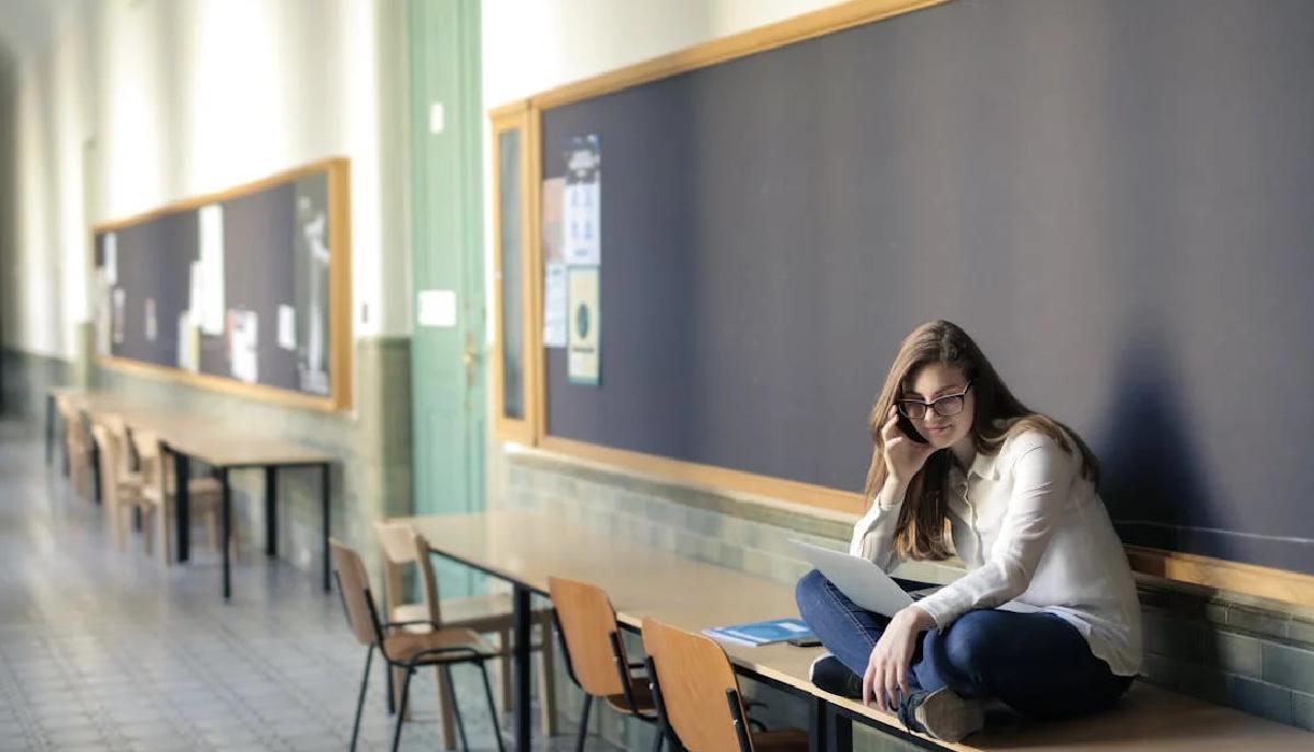 Alunna con DSA bocciata, i genitori si rivolgono al Tar e vincono: la scuola non aveva attivato supporto