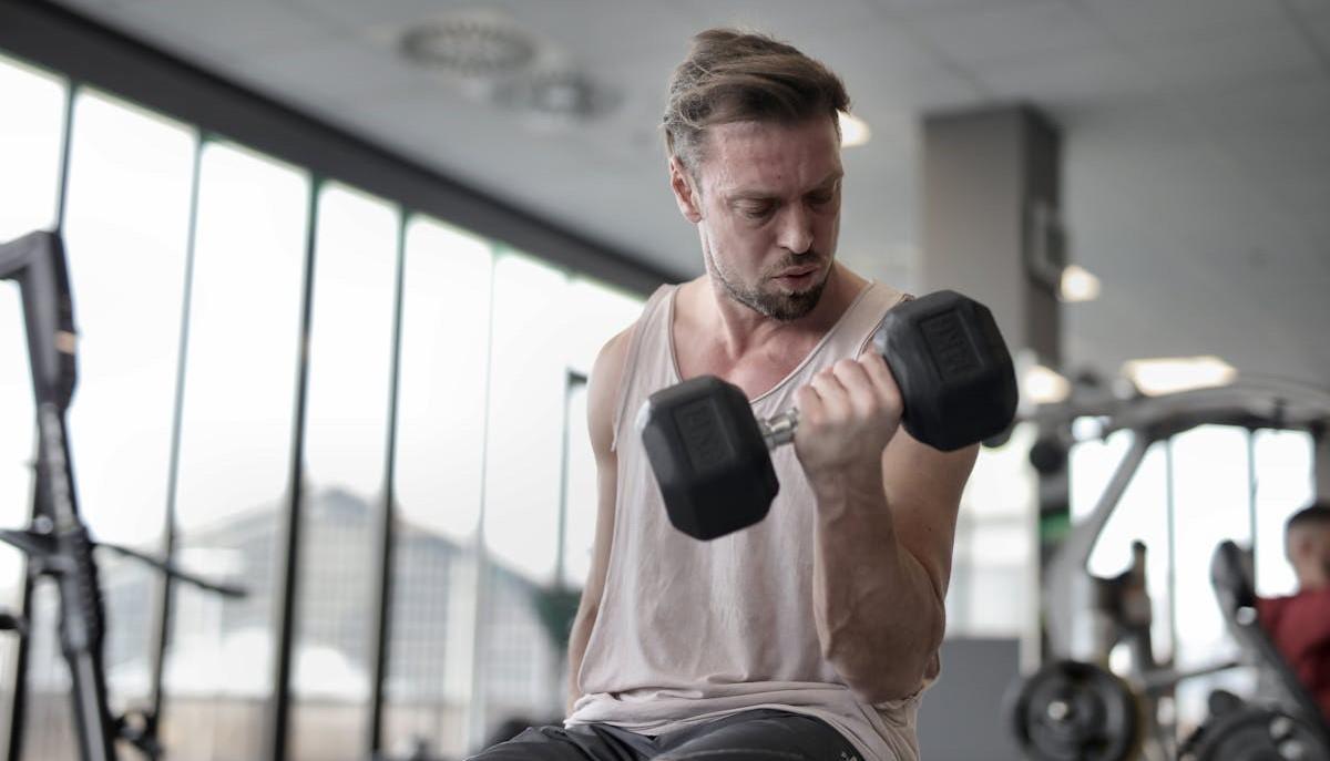 I pesi in palestra hanno 362 volte più batteri di un WC