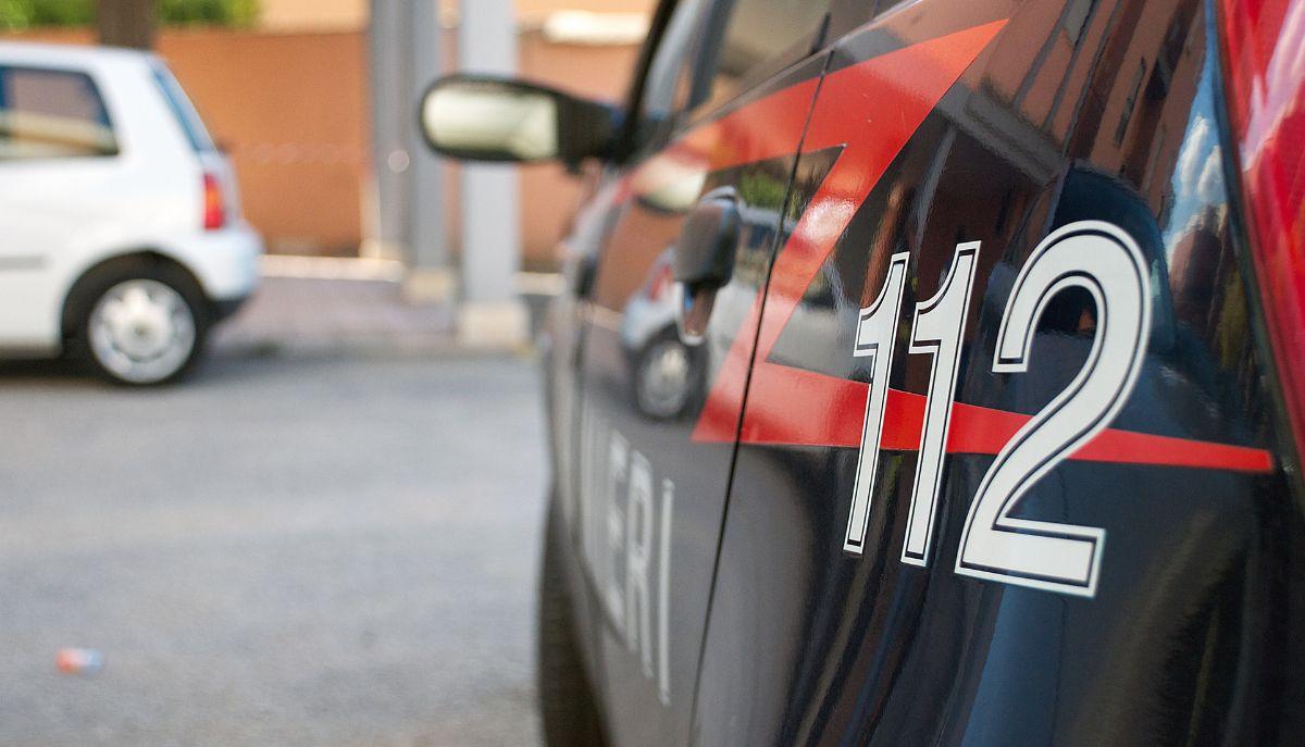 macchina dei carabinieri
