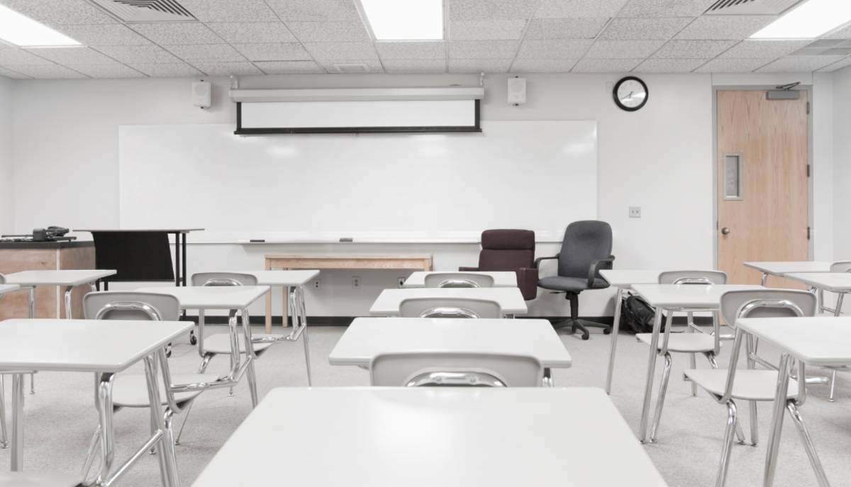 aula banchi sedie