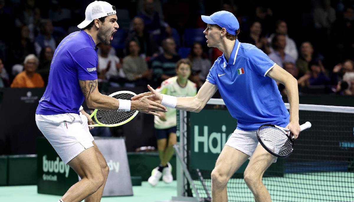 berrettini e sinner festeggiano successo contro l'argentina