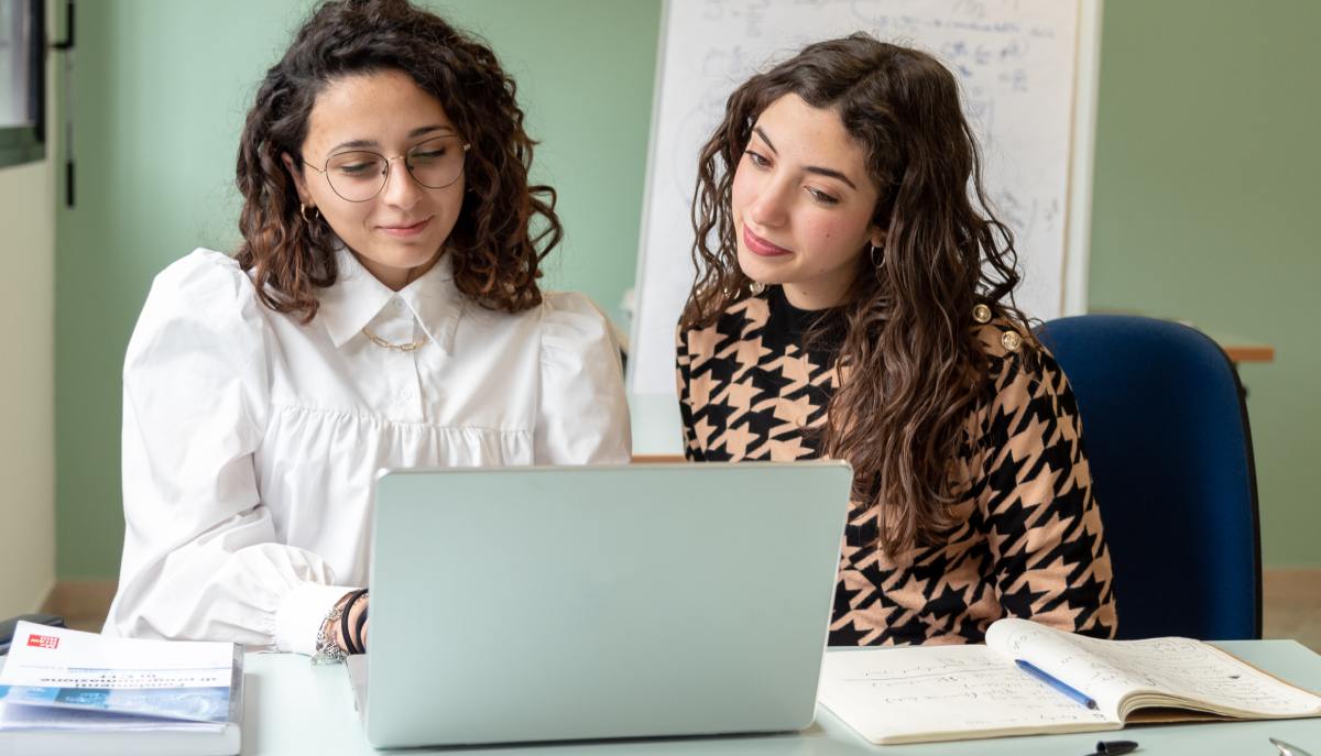 Dalla teoria alla pratica in una laurea: Ingegneria Digitale per iniziare a lavorare mentre studi articolo