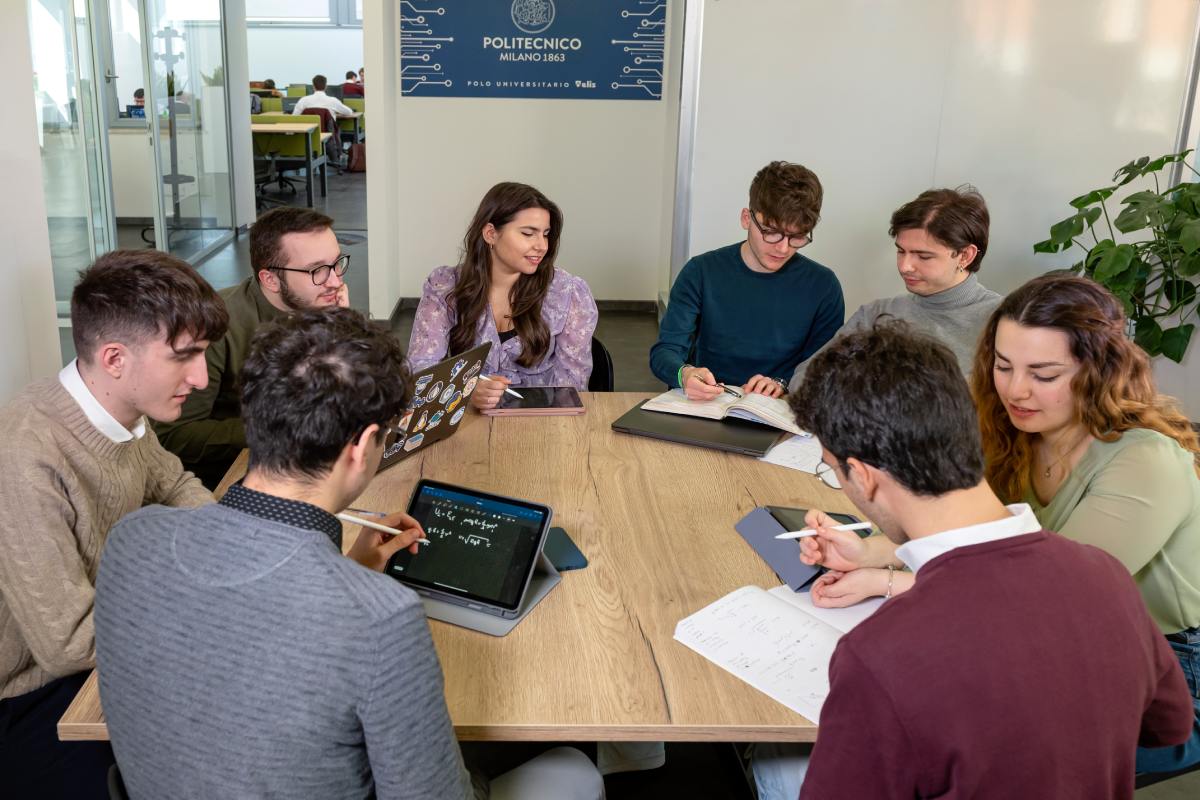 Dalla teoria alla pratica in una laurea: Ingegneria Digitale per iniziare a lavorare mentre studi articolo