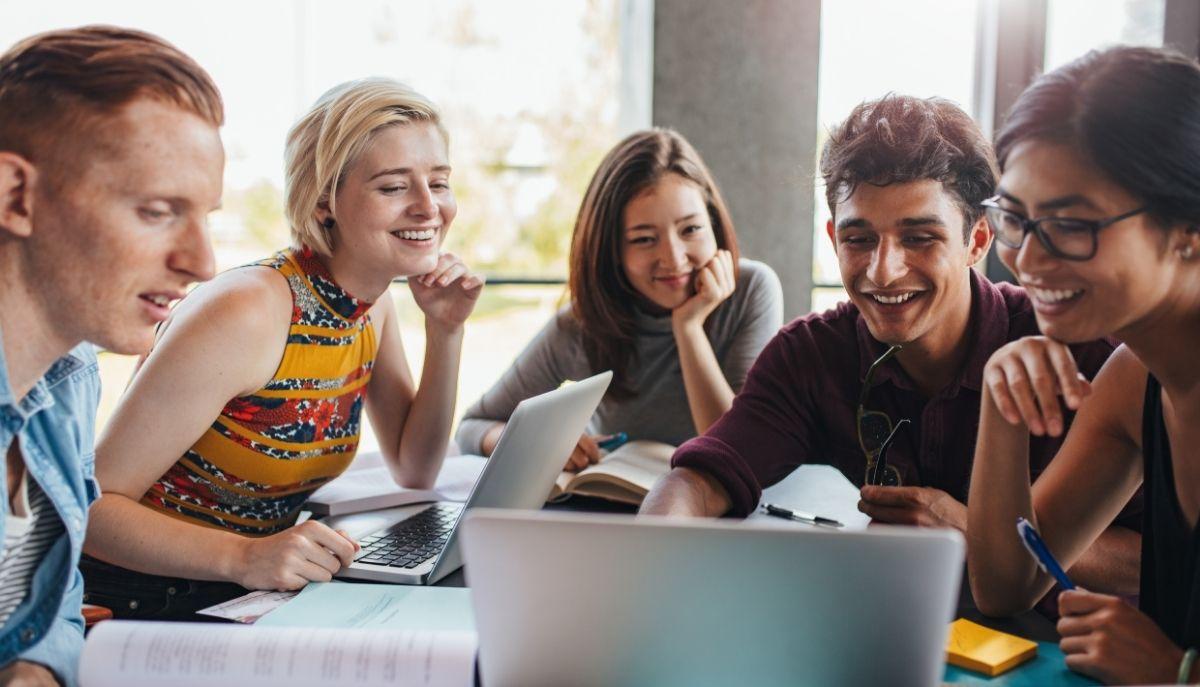 Giornata internazionale dello studente, le frasi migliori da condividere e dedicare