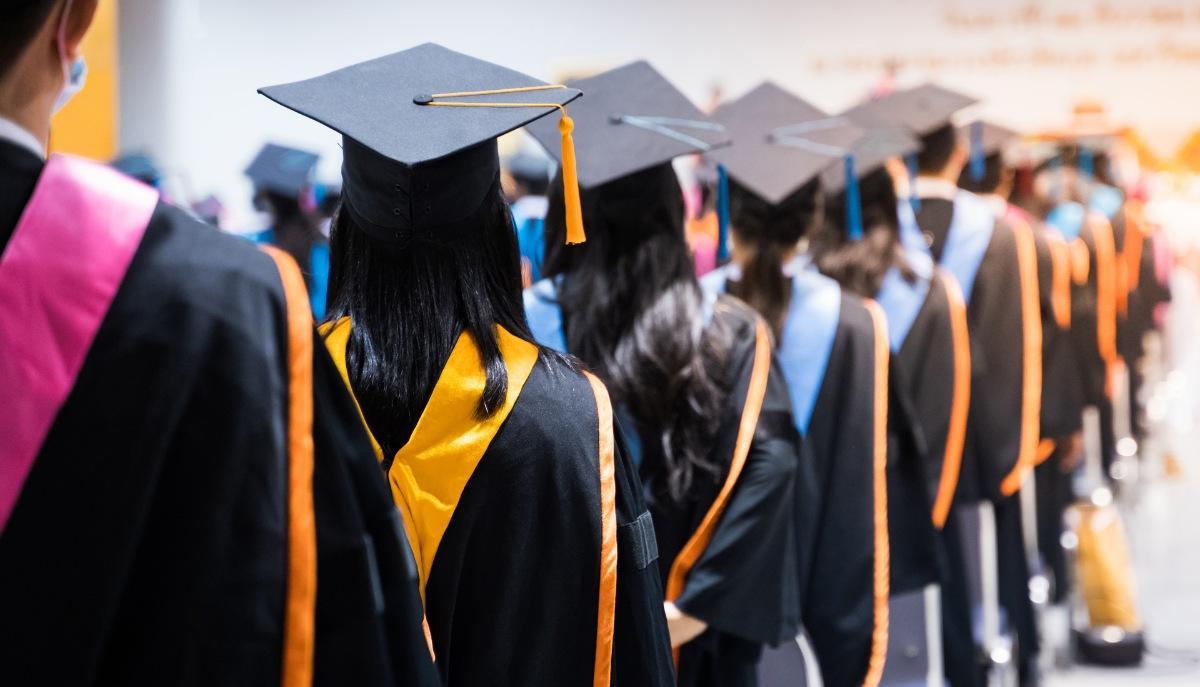 In Italia crescono i laureati e la loro “occupabilità”: donne e atenei telematici trainano la truppa. Ma restiamo al di sotto della media UE