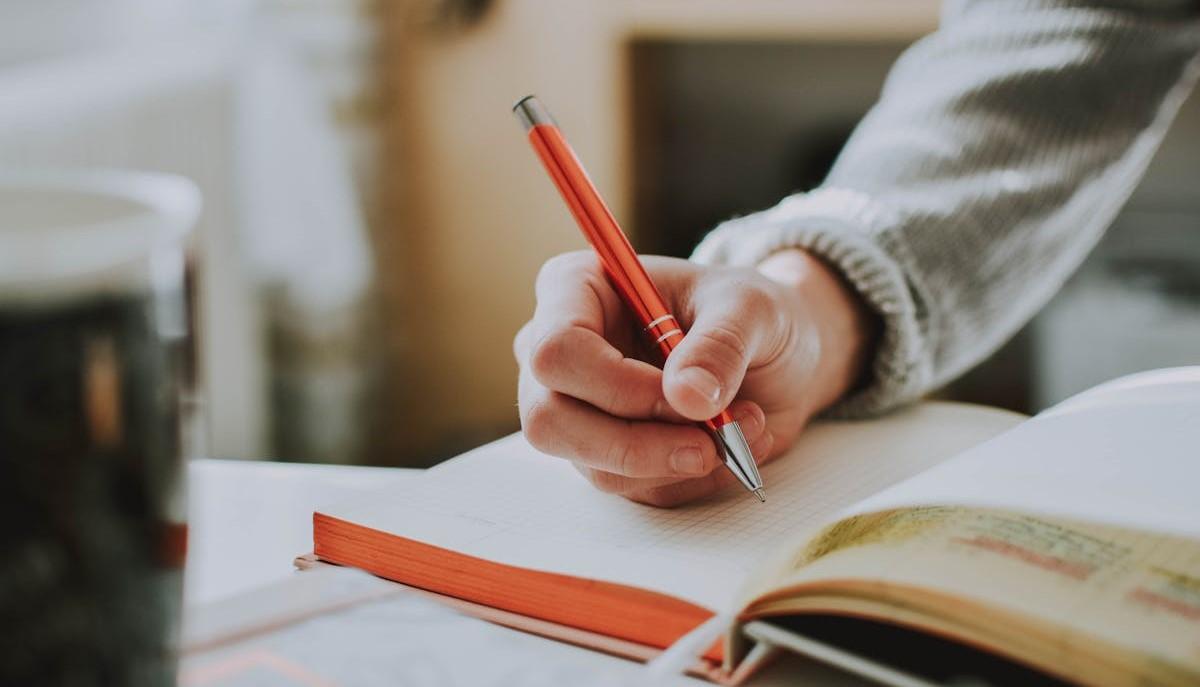 Come scegliere tra il liceo scientifico e il liceo linguistico?