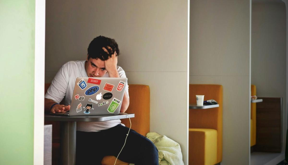 Studente al computer