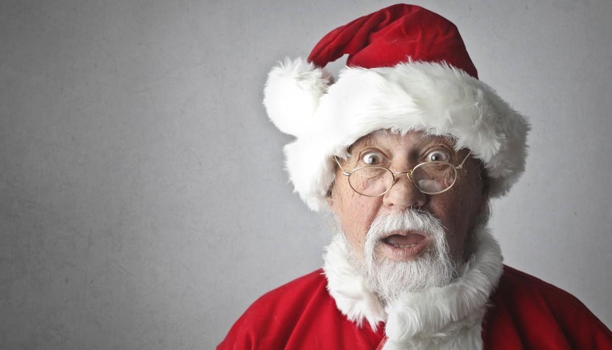 Prete va a scuola e dice che Babbo Natale non esiste