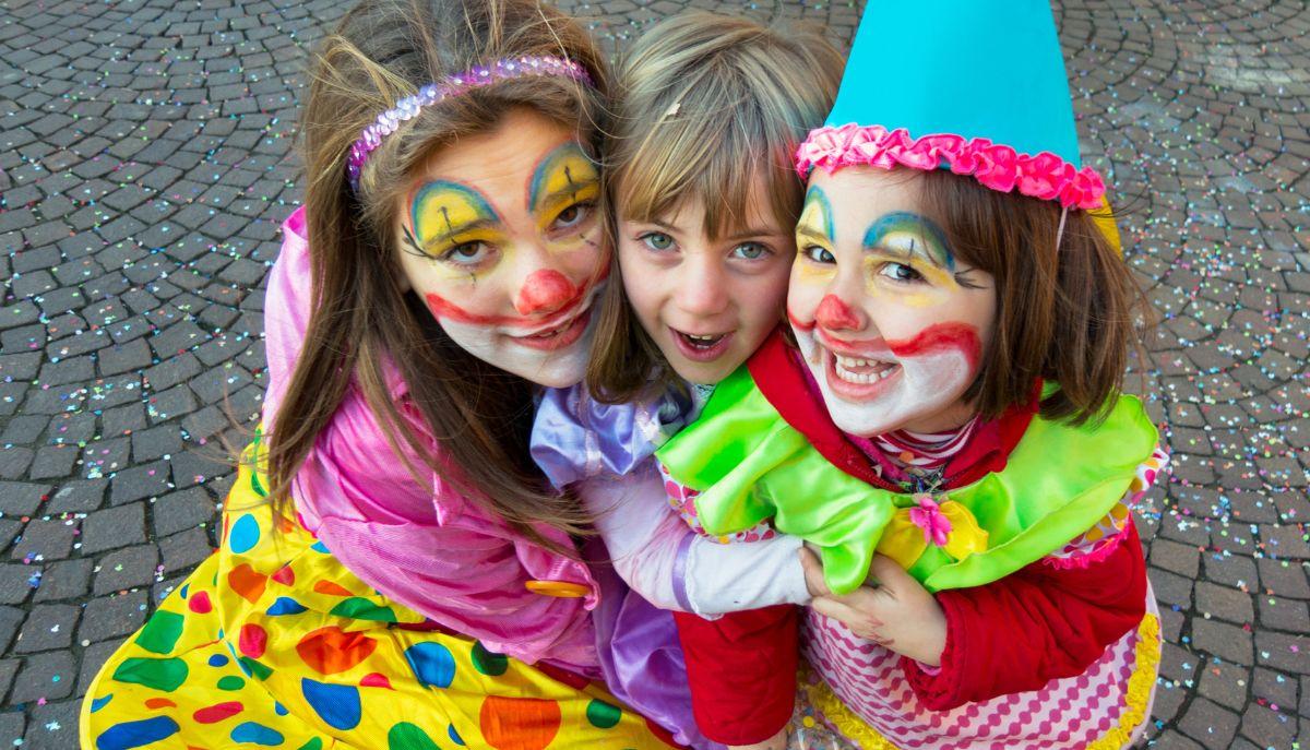 Quando chiudono le scuole per Carnevale 2025, le date della pausa scolastica