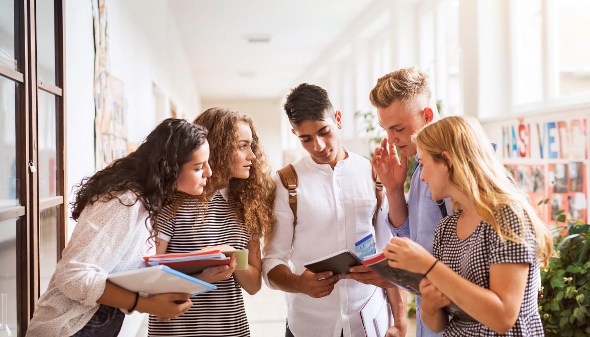 Studenti che si preparano alle materie di Maturità
