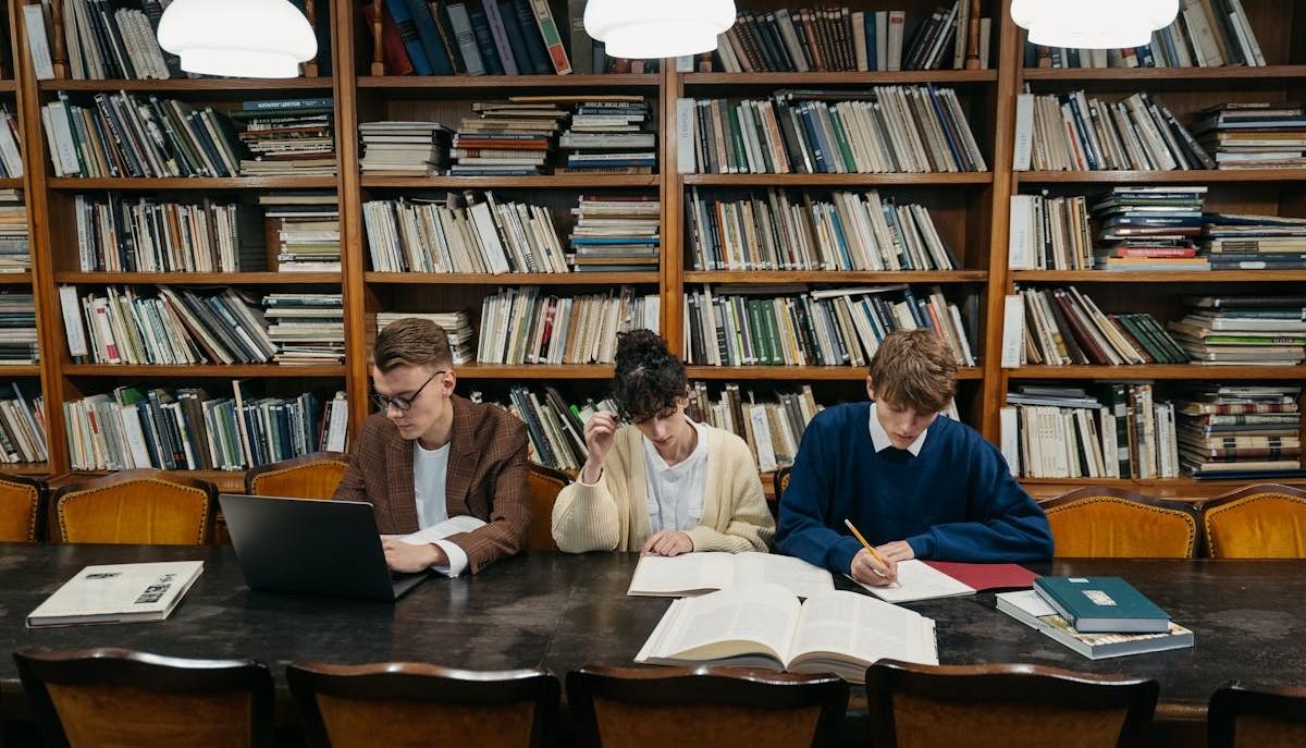 Studenti si preparano alla Maturità 2025
