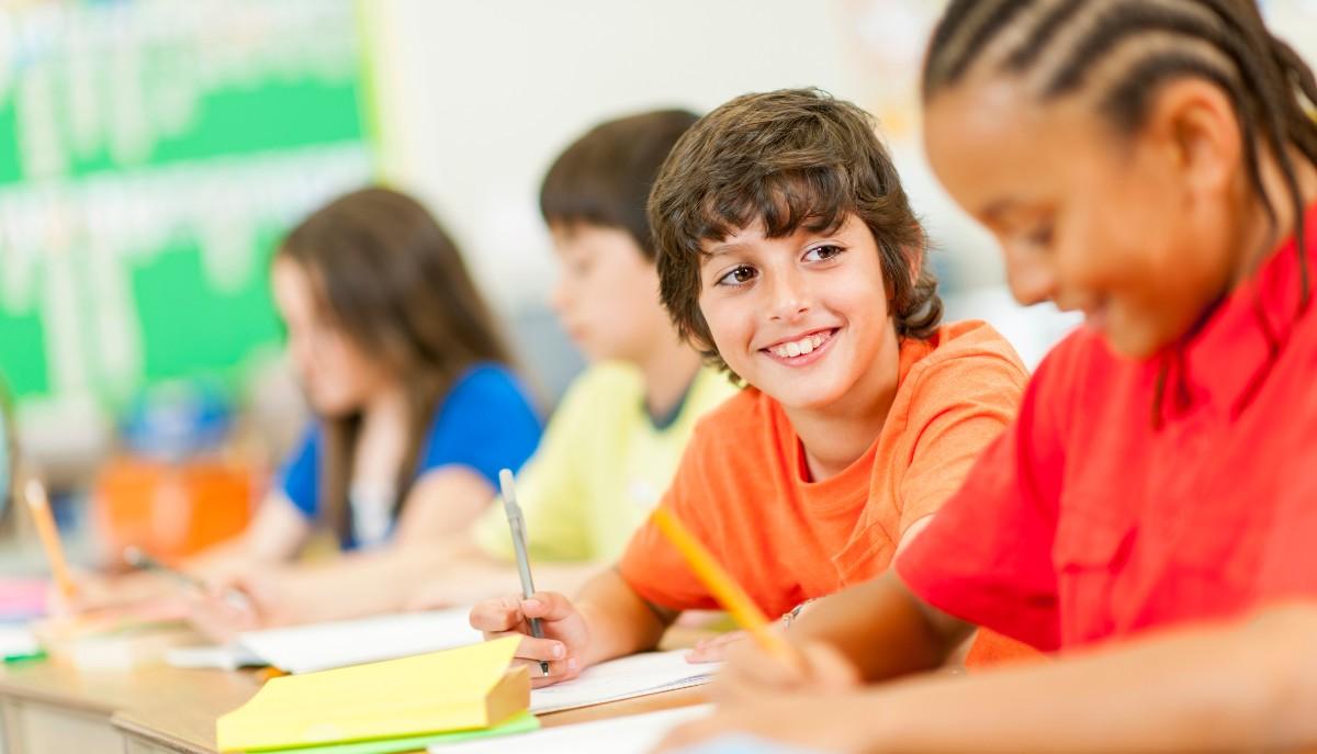 Studenti delle medie partecipano alle lezioni di educazione all'affettività