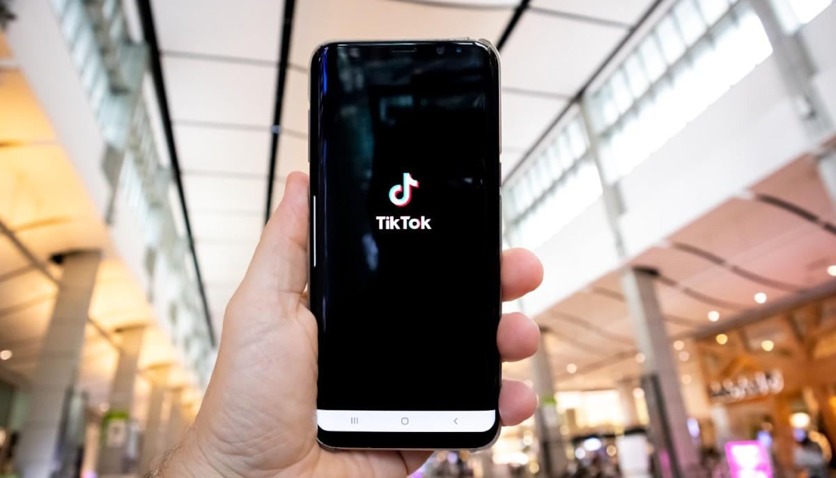 TikTok: negli USA iPhone con TikTok già installato venduti a più di 10.000 dollari