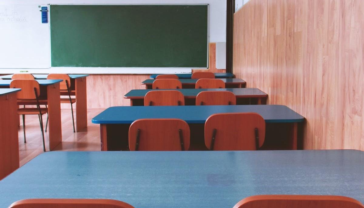 Iscrizione scuola superiori: chi deve farle online?
