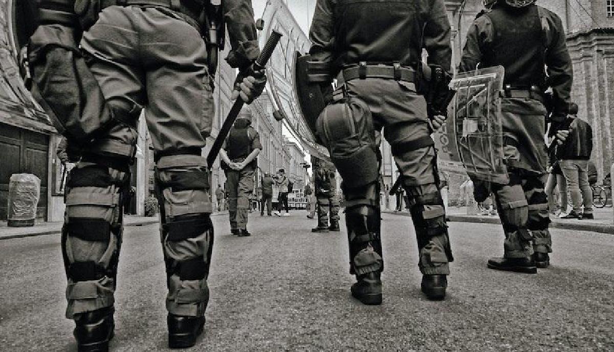 Concorsi pubblici per diplomati nelle Forze Armate e di Polizia 2025: requisiti e limiti d’età articolo