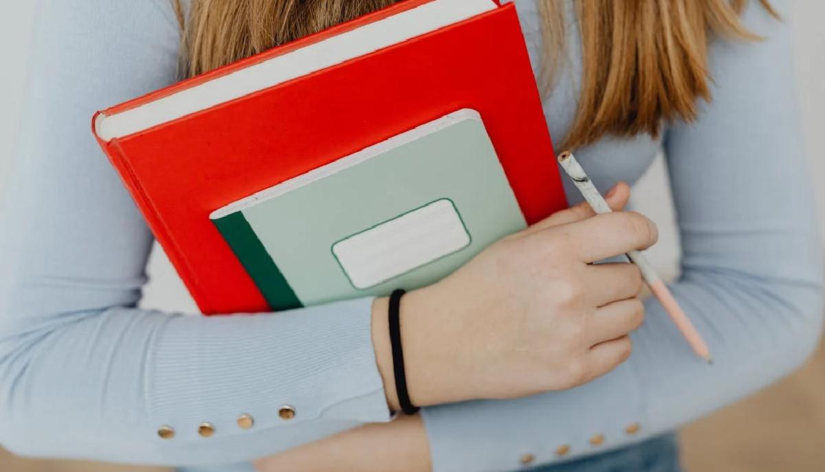 studentessa libri