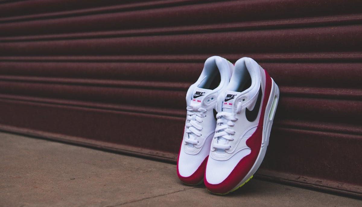 Scarpe rubate a scuola